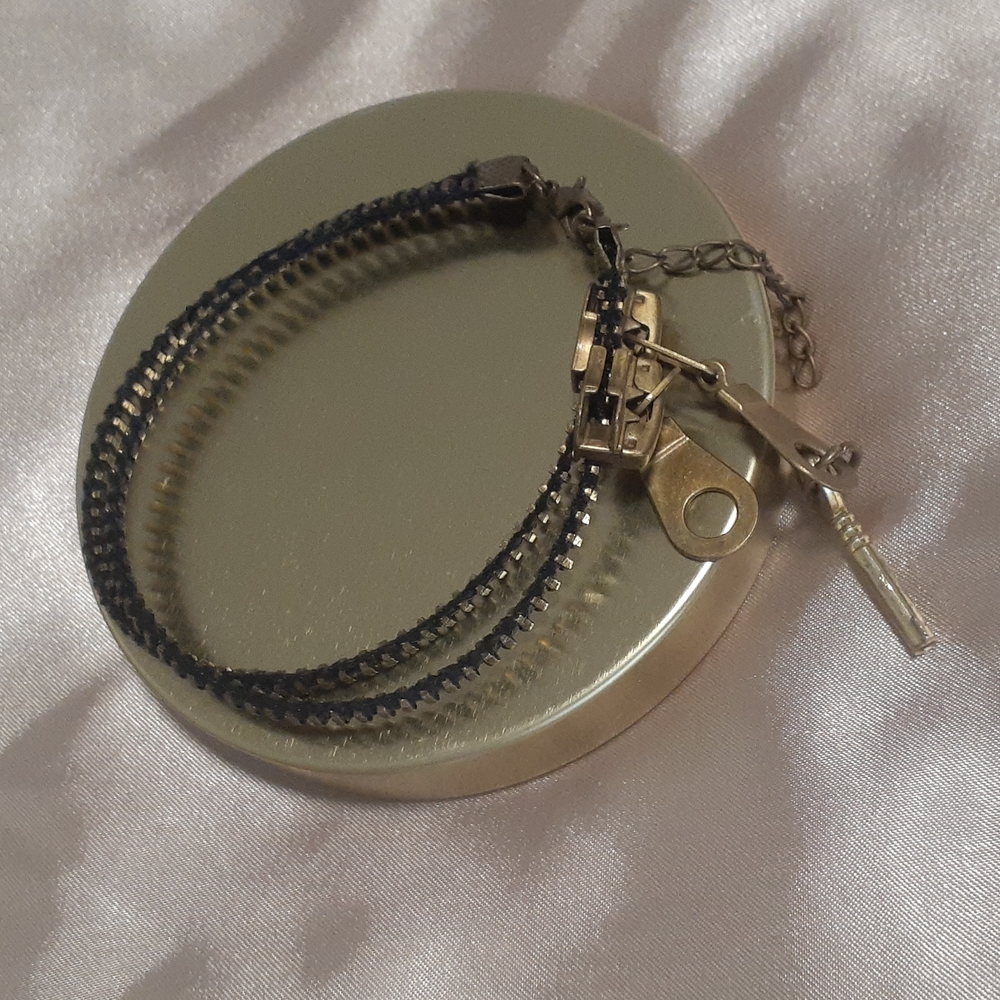 Steampunk/goth retro zipper bracelet.